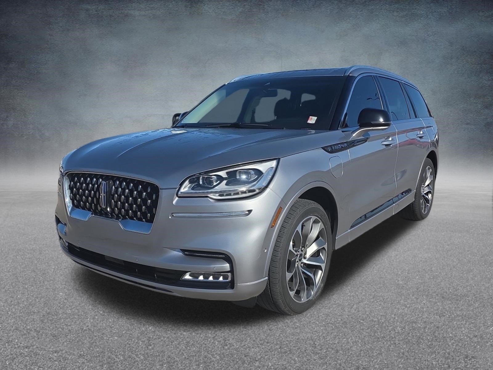 2021 Lincoln Aviator Grand Touring in Silver — front three-quarter view