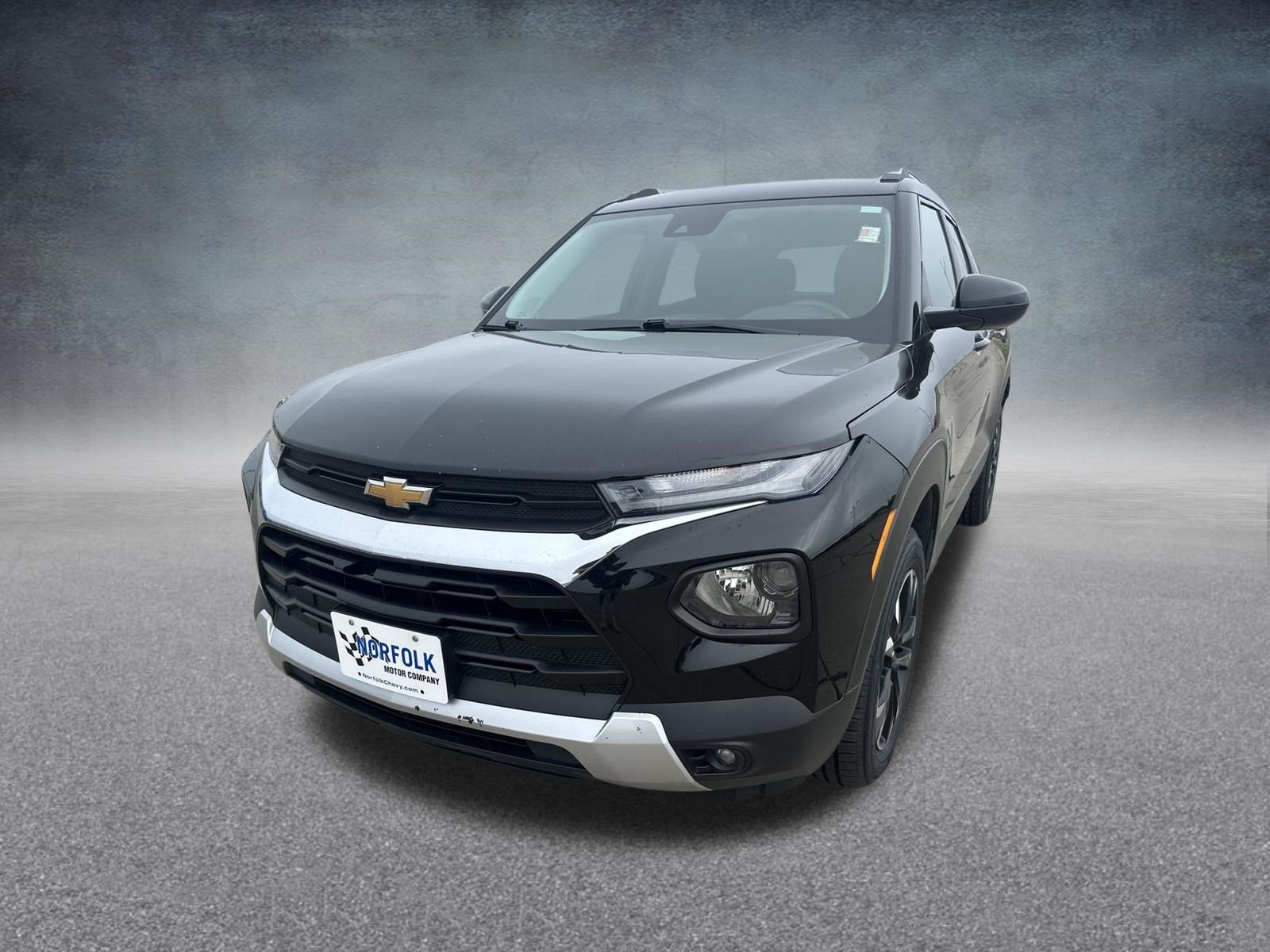 2022 Chevrolet Trailblazer LT in Mosaic Black Metallic — front three-quarter view