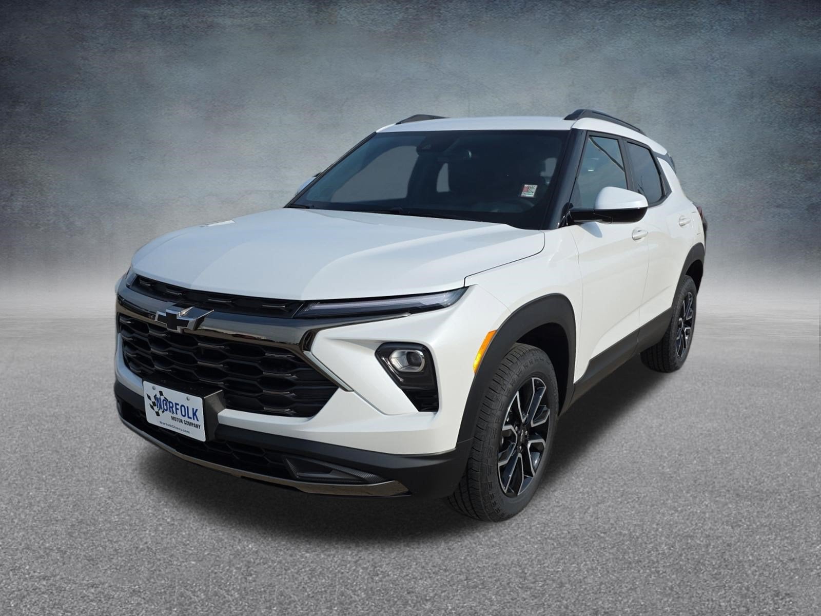 2026 Chevrolet Trailblazer ACTIV in Iridescent Pearl Tricoat — front three-quarter view